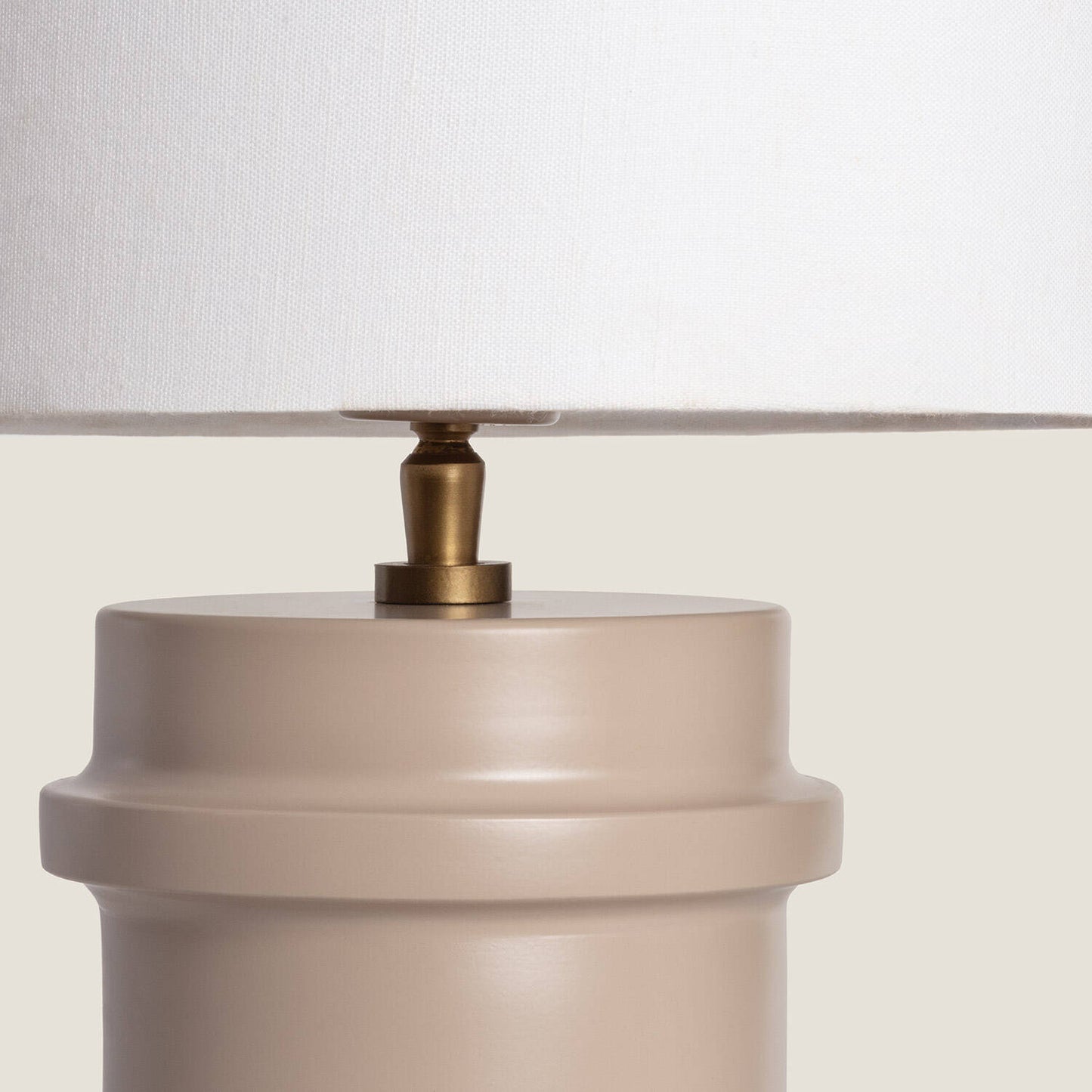 Lámpara de Mesa Metal Bobey