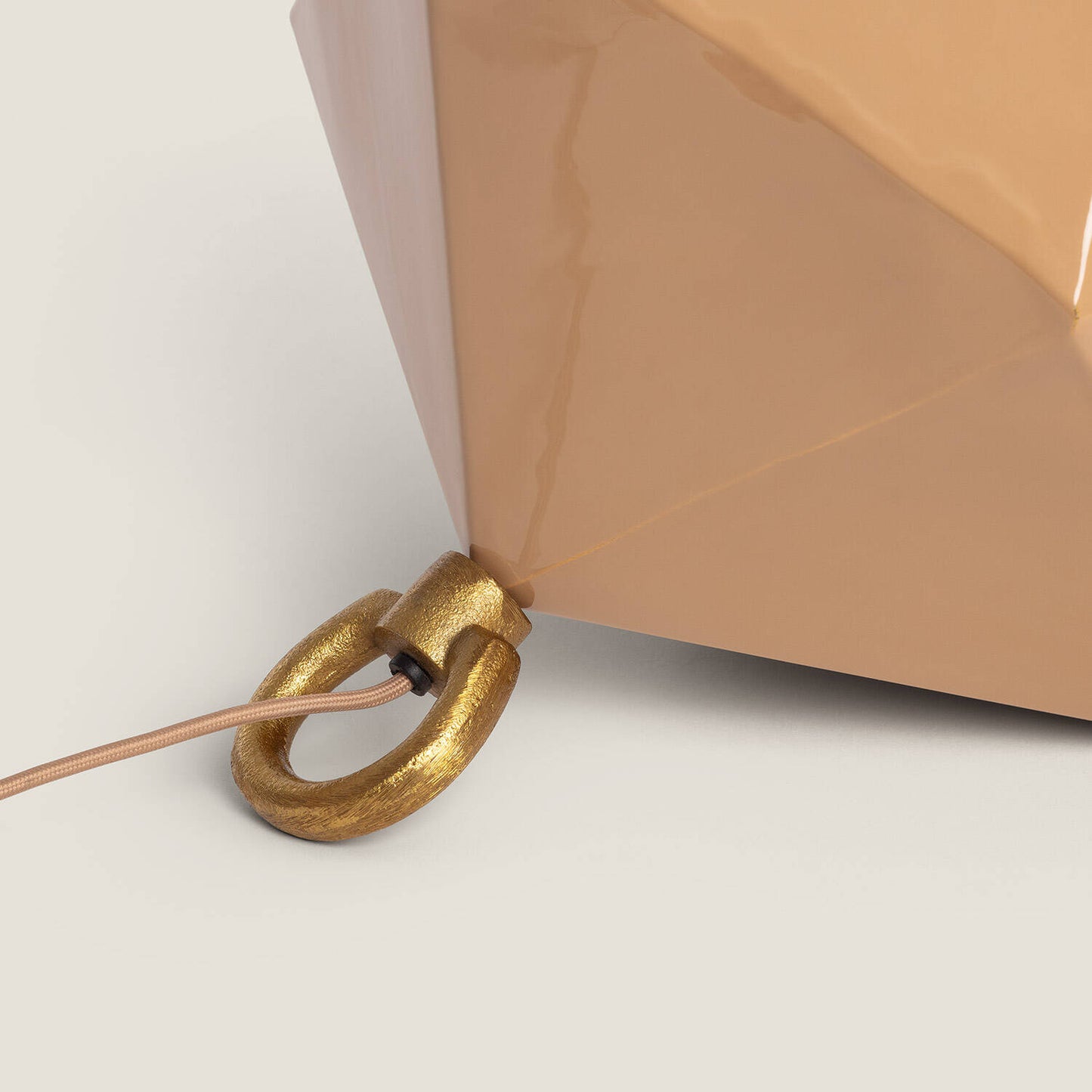 Lámpara de Mesa Metal Gold Elia