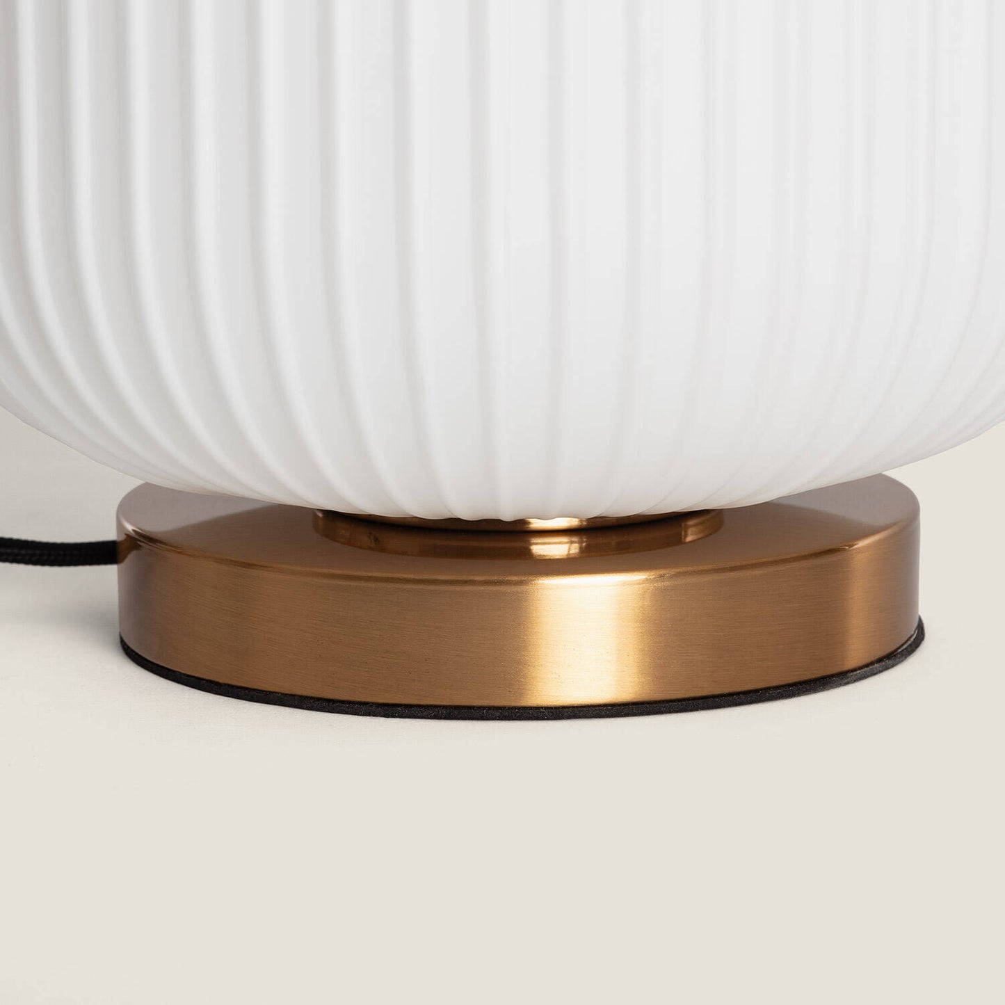 Lámpara de Mesa Metal y Cristal Beca