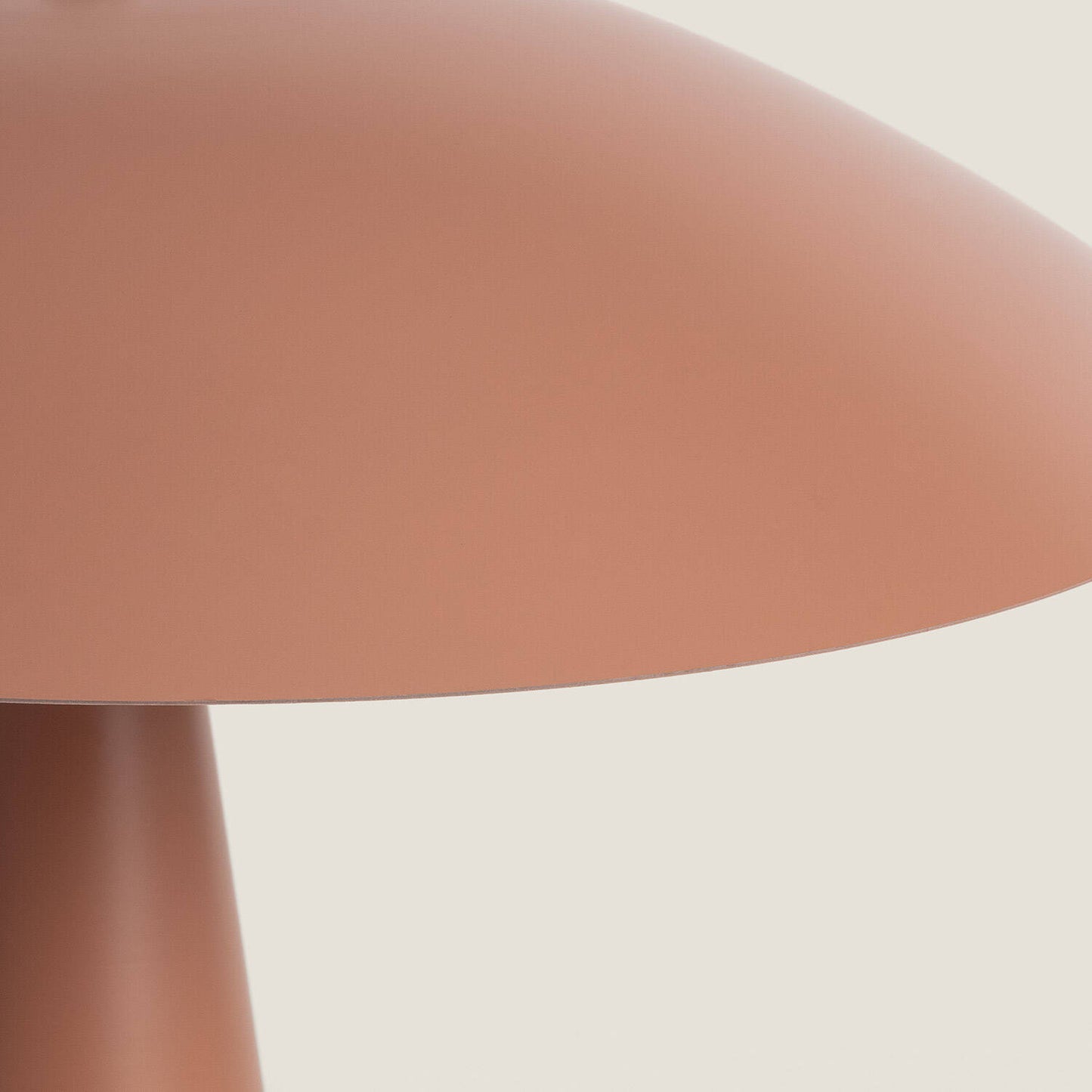 Lámpara de Mesa Metal Irmah