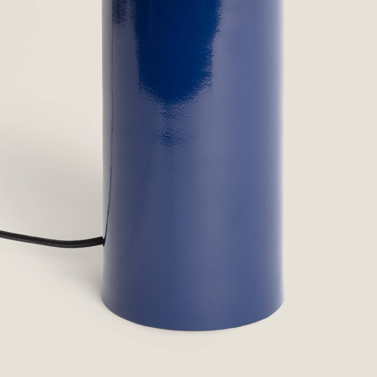 Lámpara de Mesa Metal Kondavil