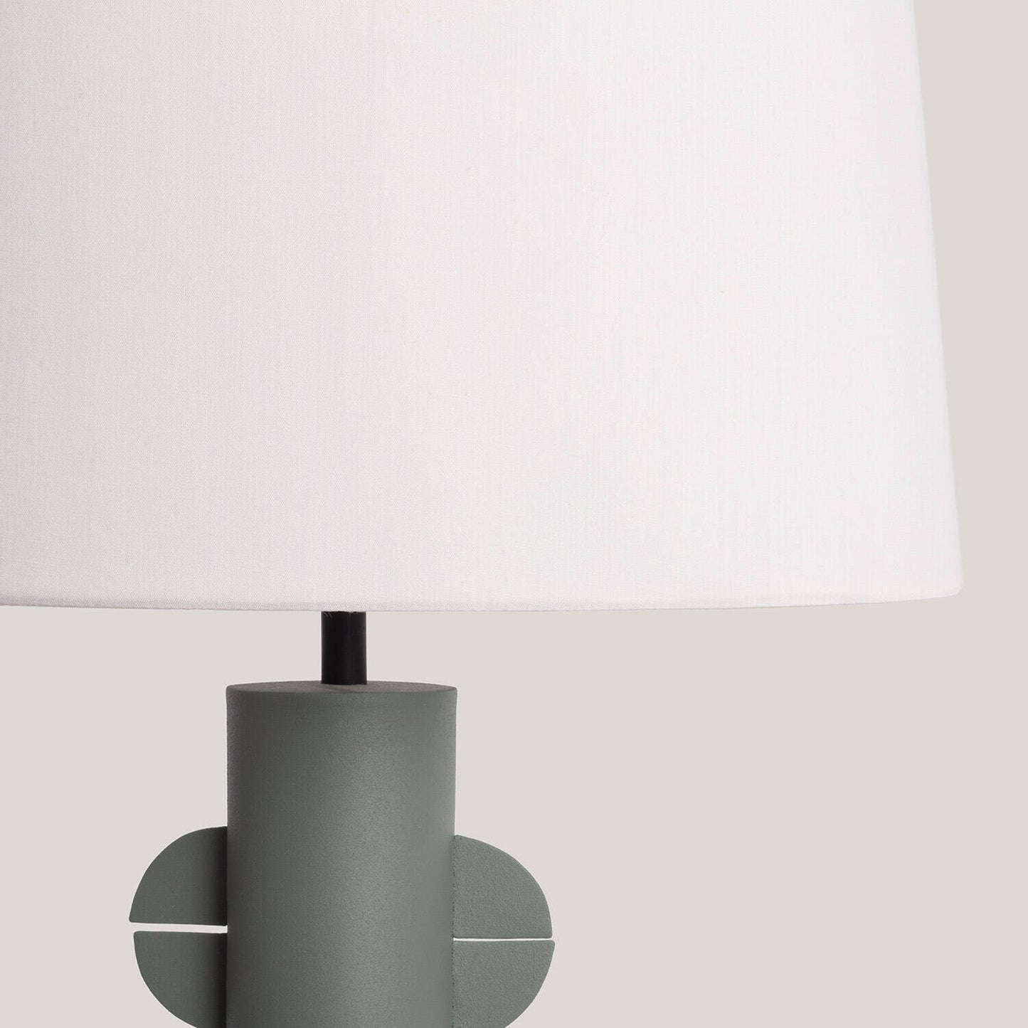 Lámpara de Mesa Metal Kondur ILUZZIA