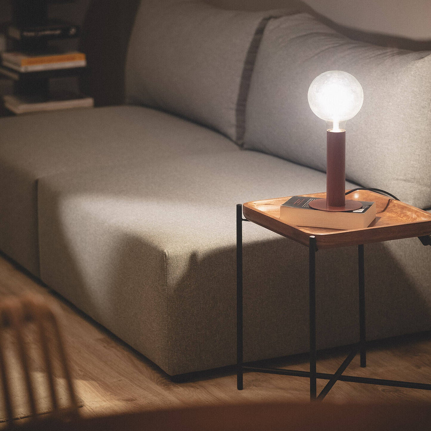 Lámpara de Mesa Metal Rovia