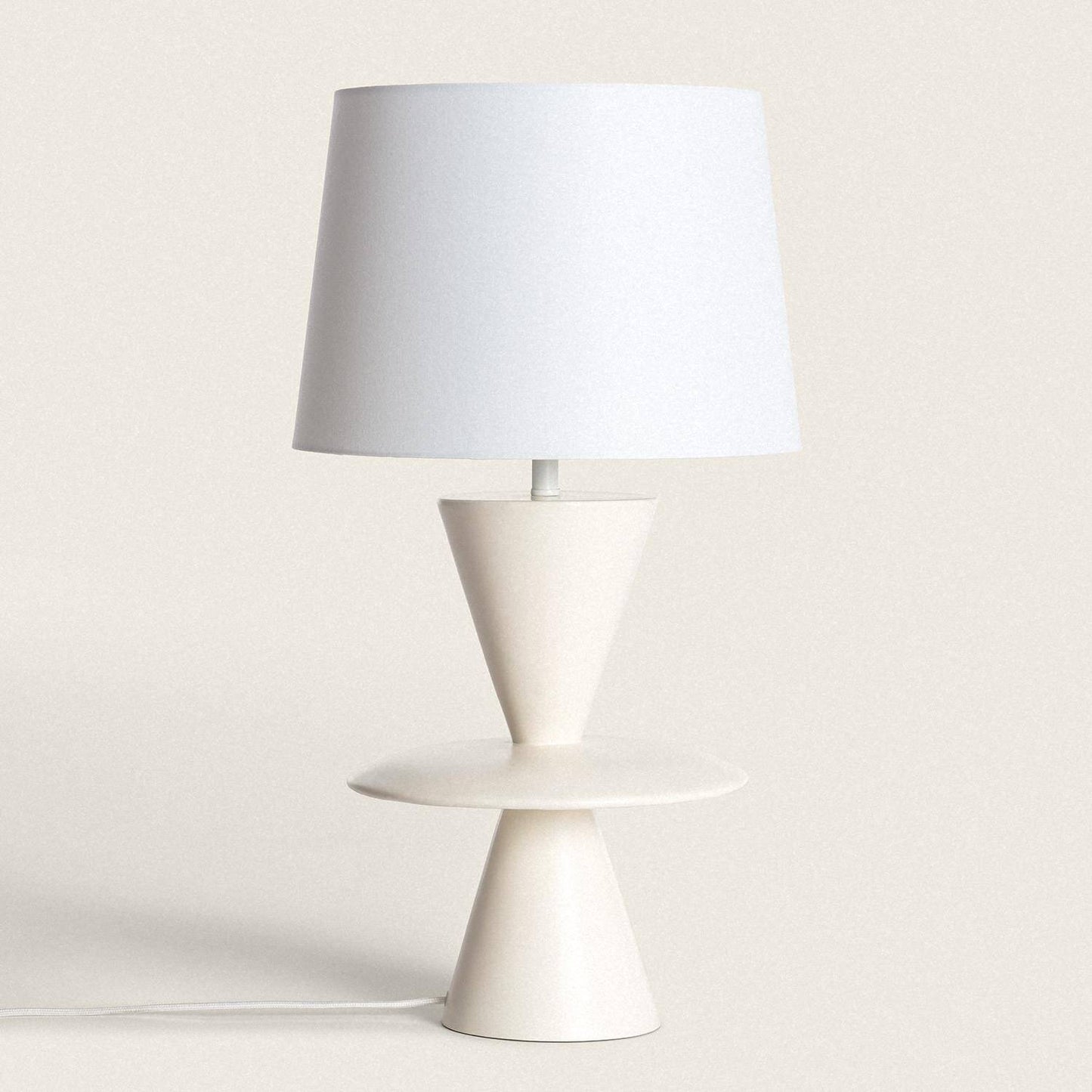 Lámpara de Mesa Resina y Tela Wismar