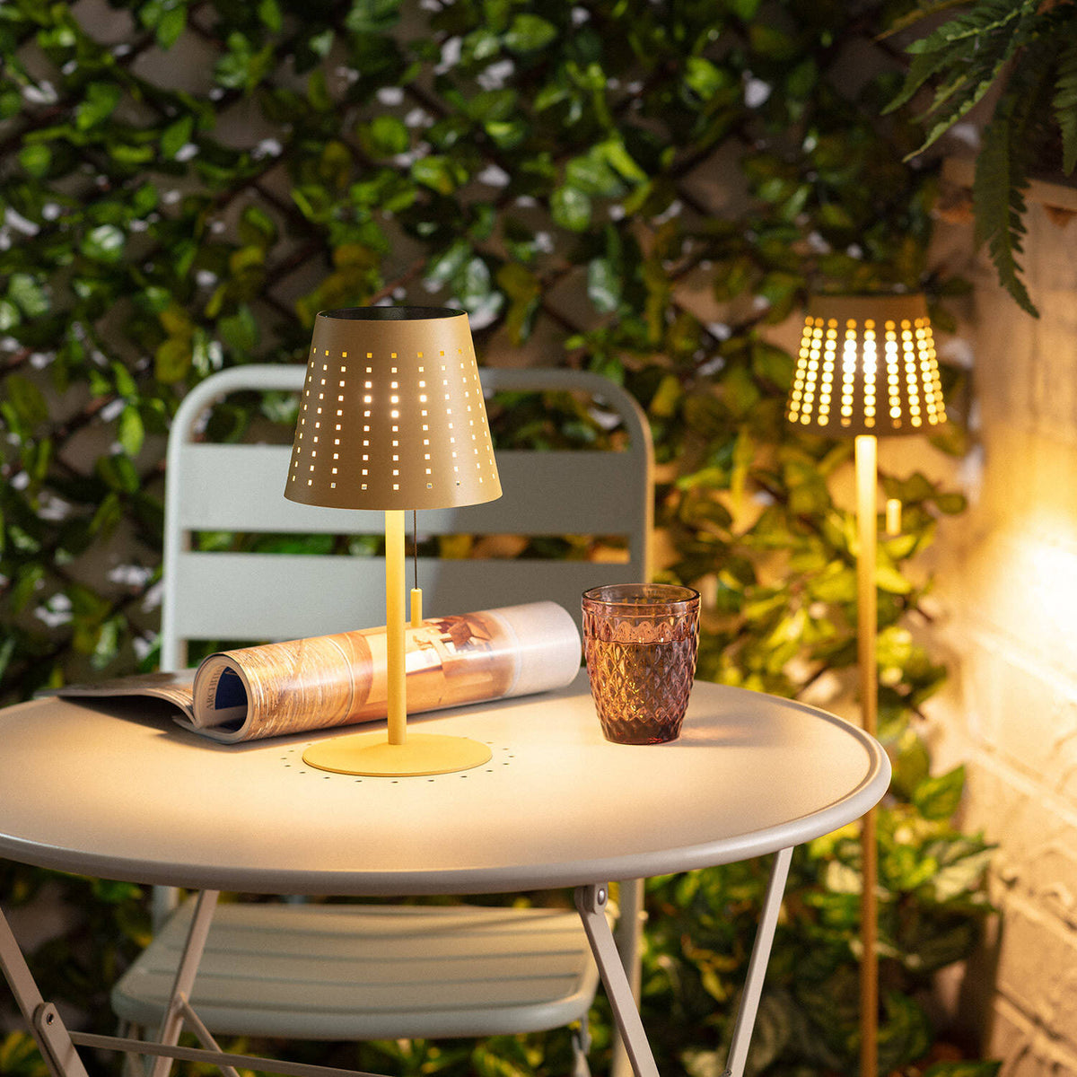 Lámpara de Mesa Solar Exterior LED Portátil con Batería USB Recargable Banate
