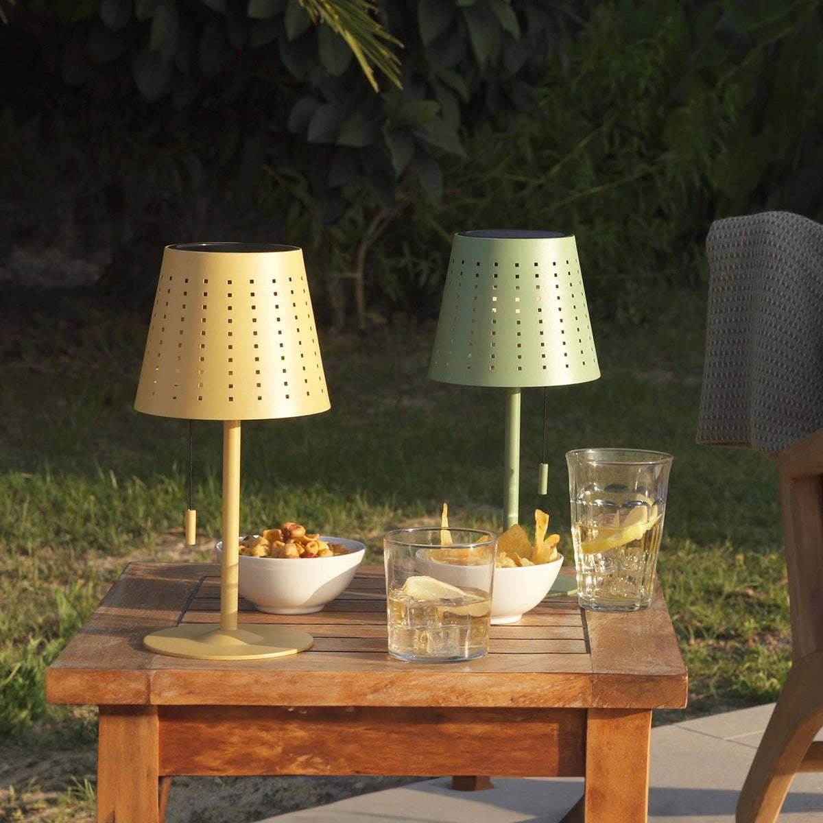 Lámpara de Mesa Solar Exterior LED Portátil con Batería USB Recargable Banate