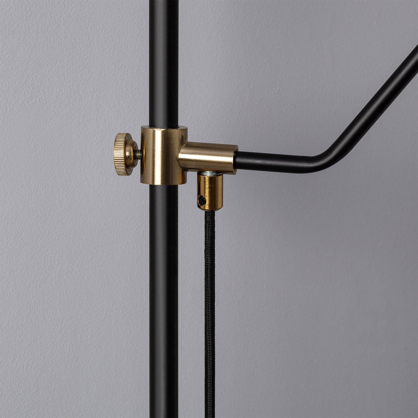 Lámpara de Pared Orientable Metal Oga