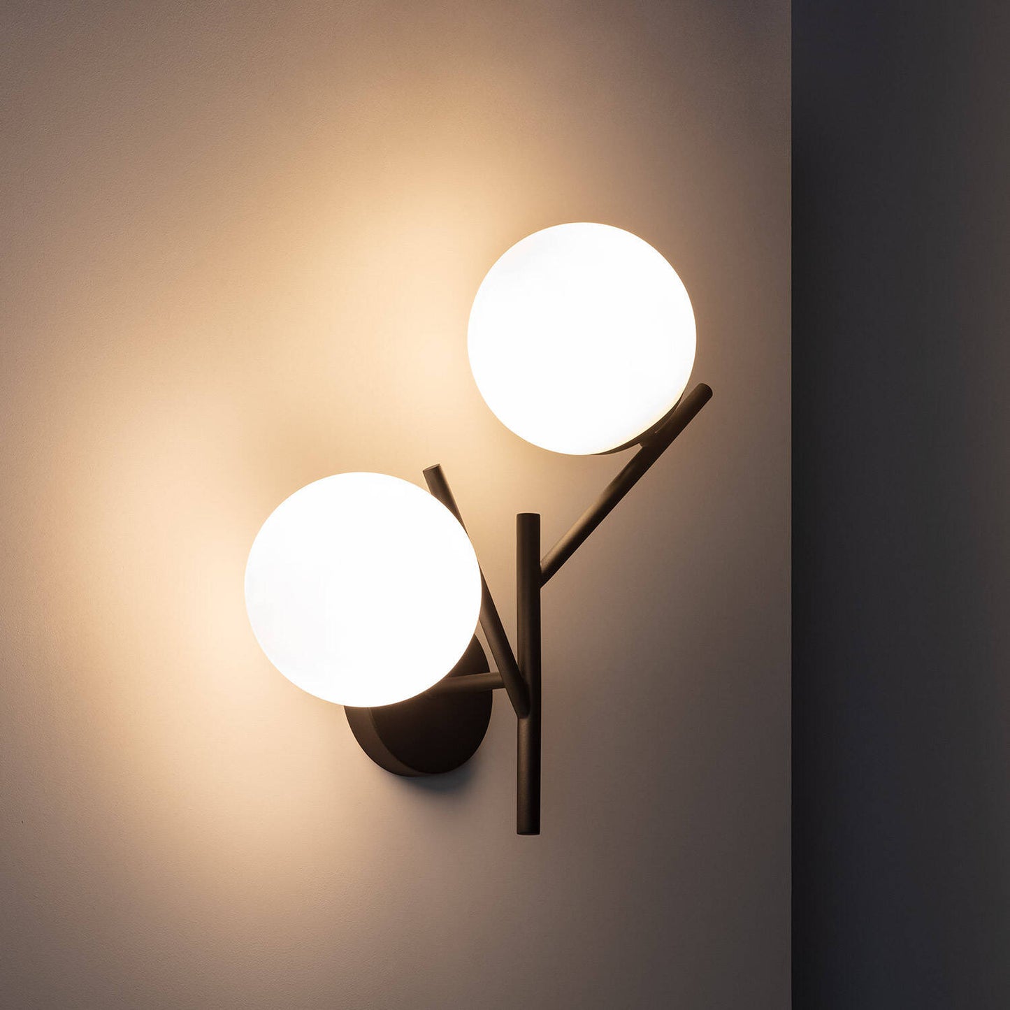 Lámpara de Pared de Metal y Cristal Balts