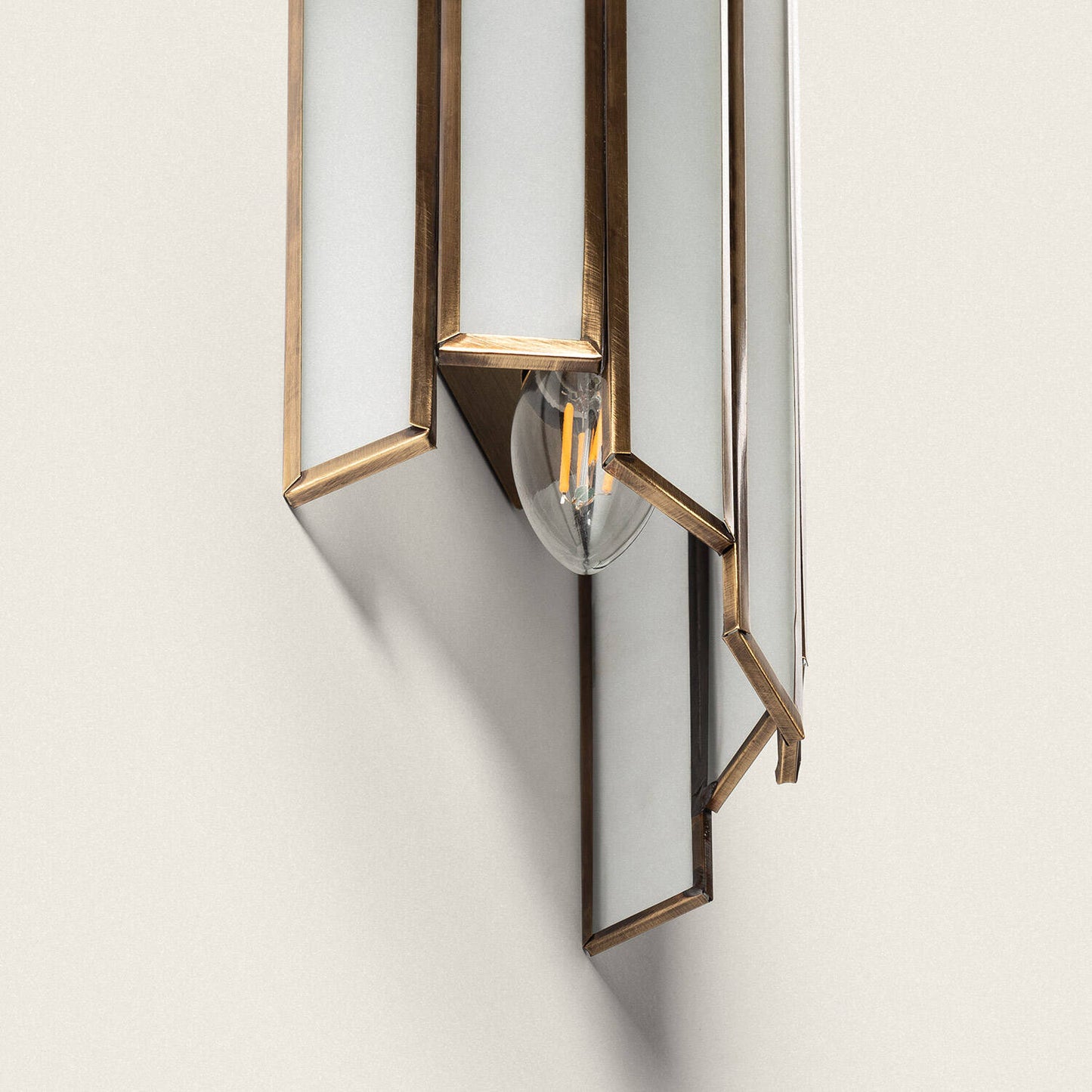 Lámpara de Pared de Metal y Cristal Bredos