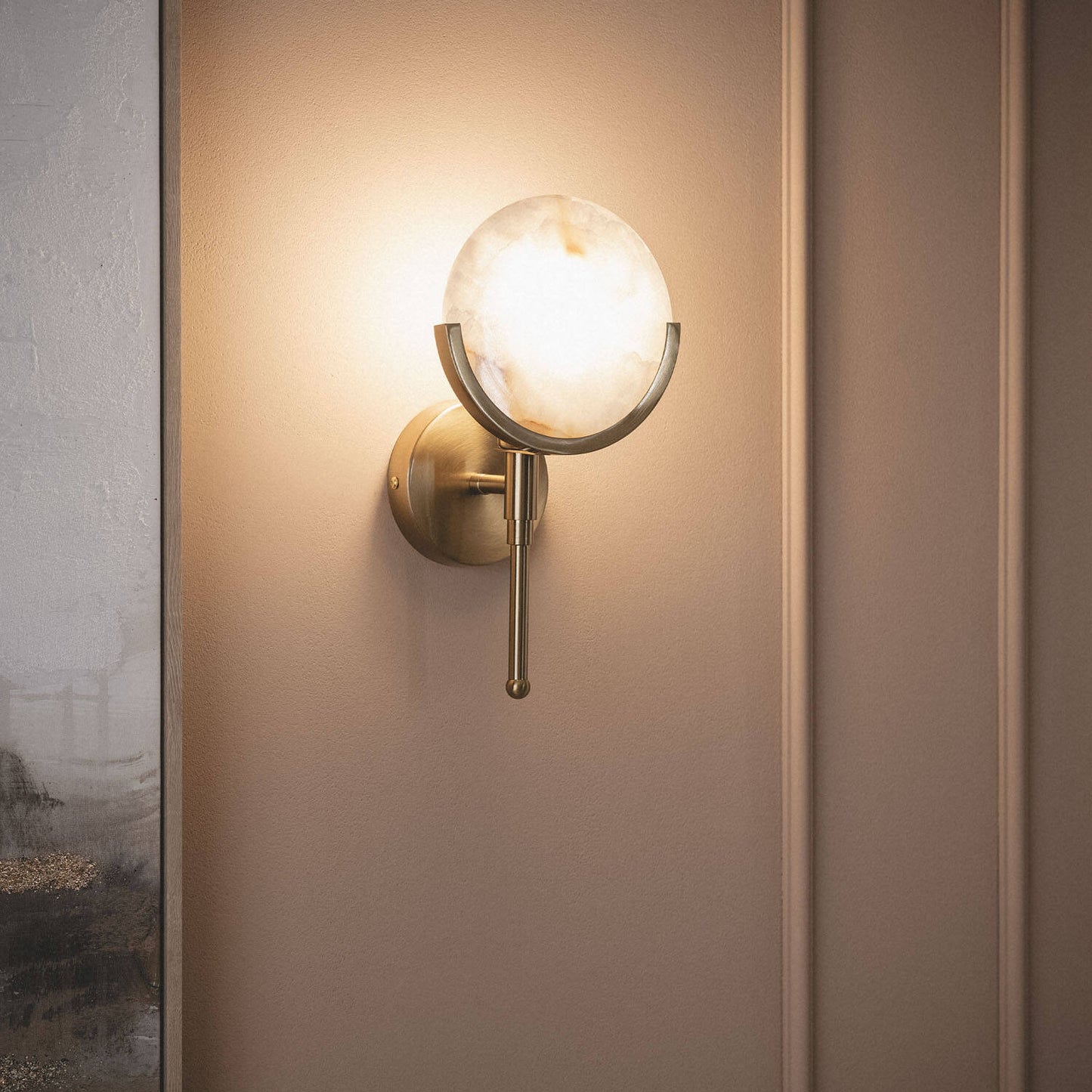Lámpara de Pared de Metal y Cristal Frome