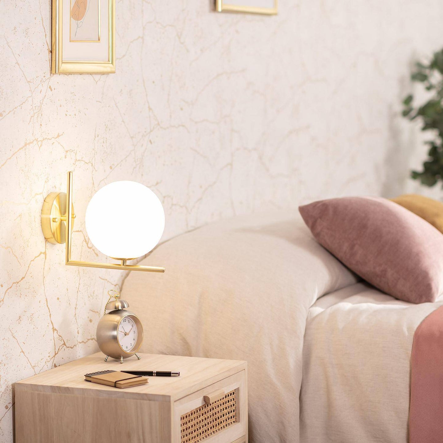 Lámpara de Pared de Metal y Cristal Moonlight Design