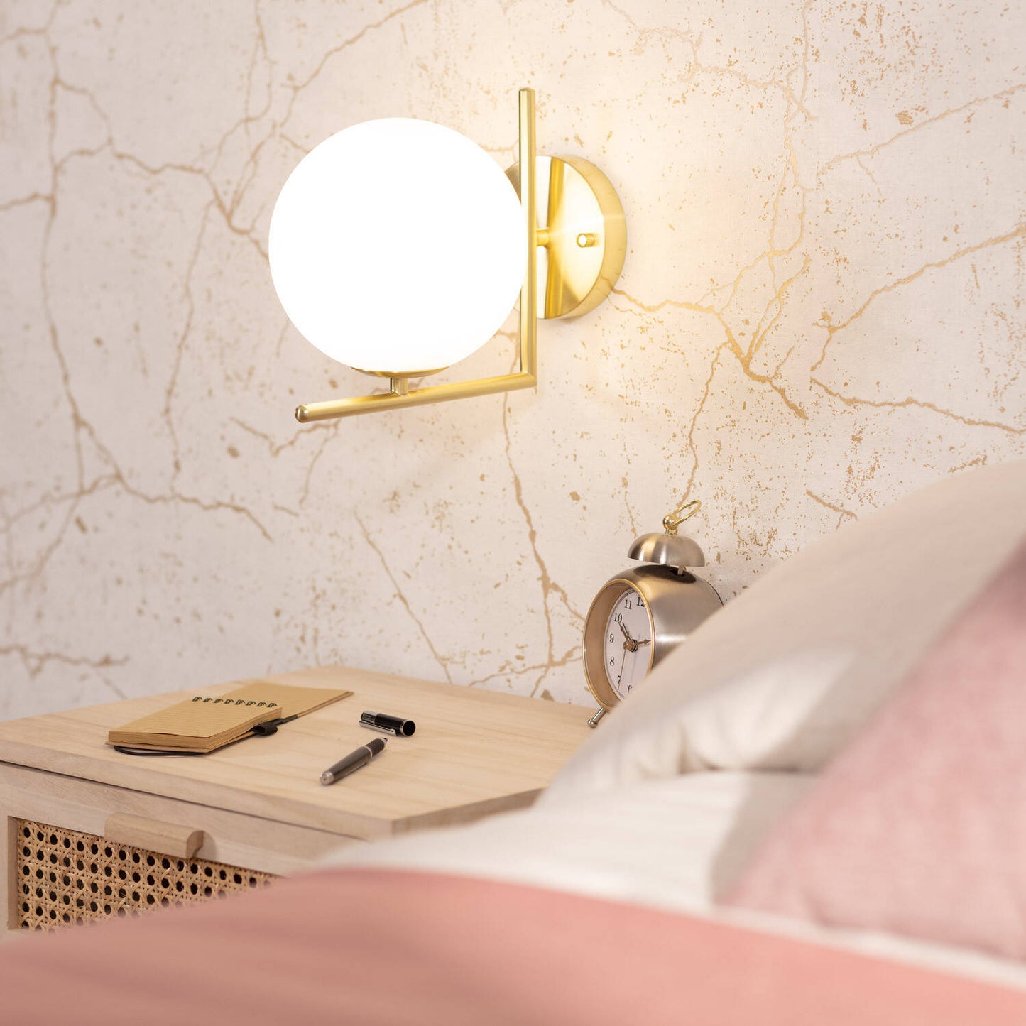 Lámpara de Pared de Metal y Cristal Moonlight Design