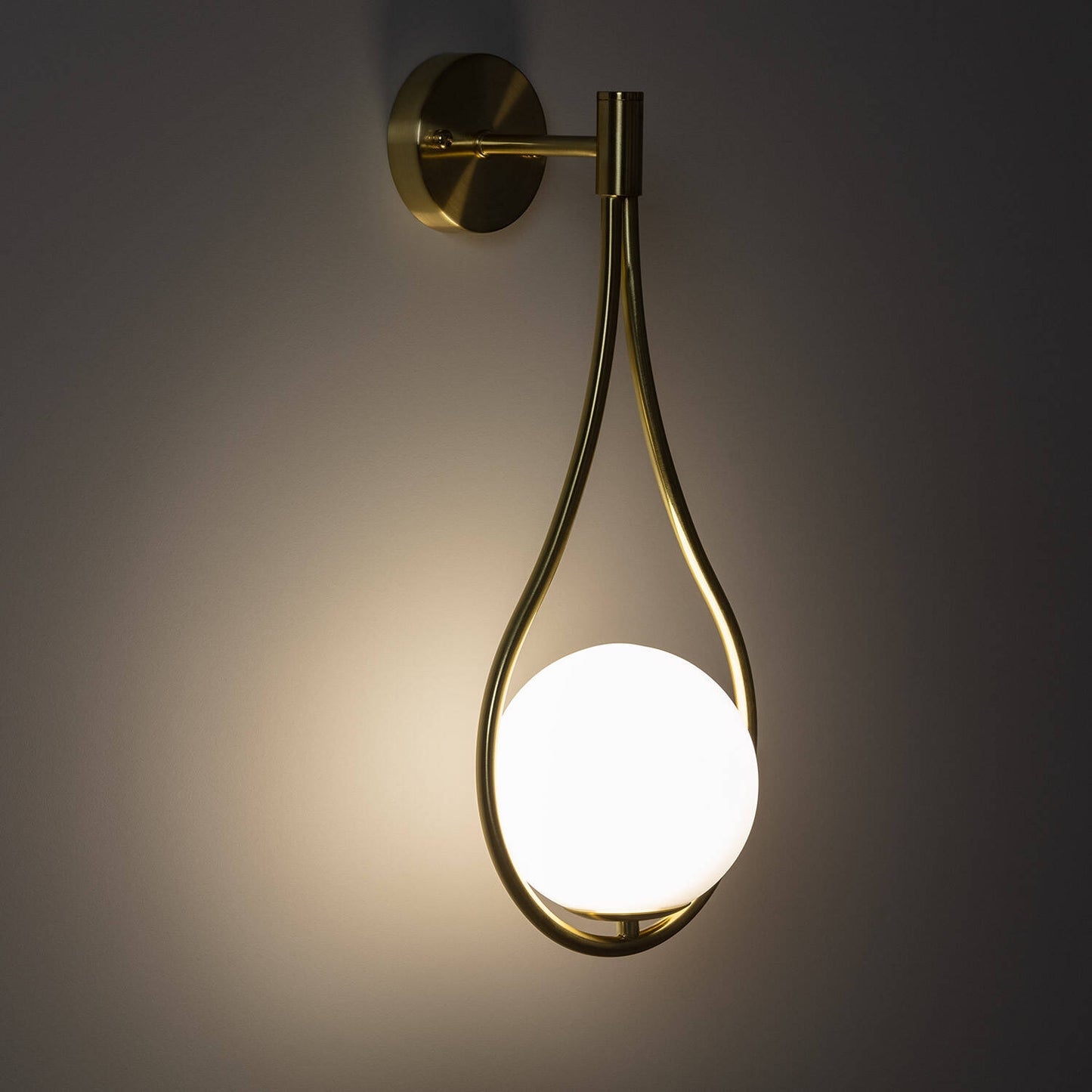 Lámpara de Pared de Metal y Cristal Moonlight