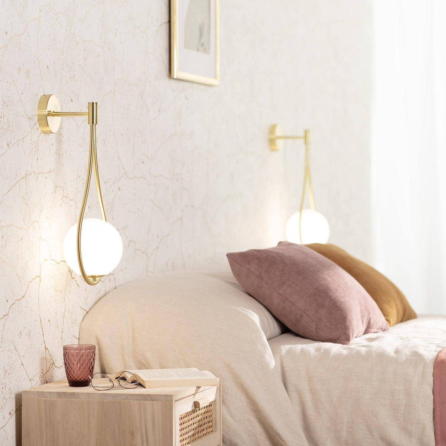 Lámpara de Pared de Metal y Cristal Moonlight