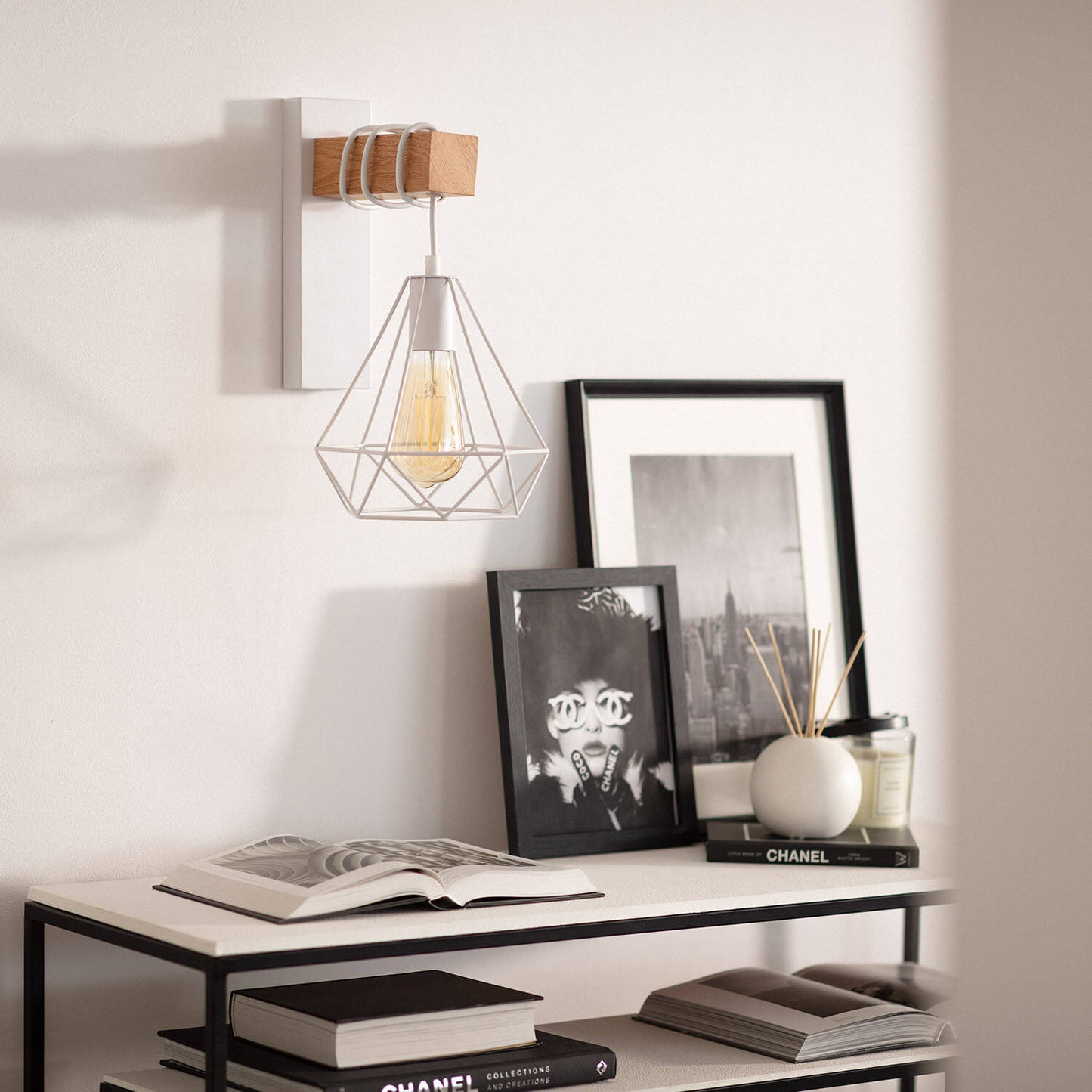 Lámpara de Pared de Metal y Madera Sardo