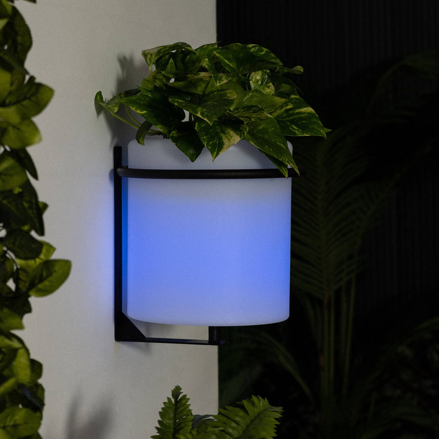 Lámpara de Pared Exterior LED Macetero 22cm RGBW Recargable IP65