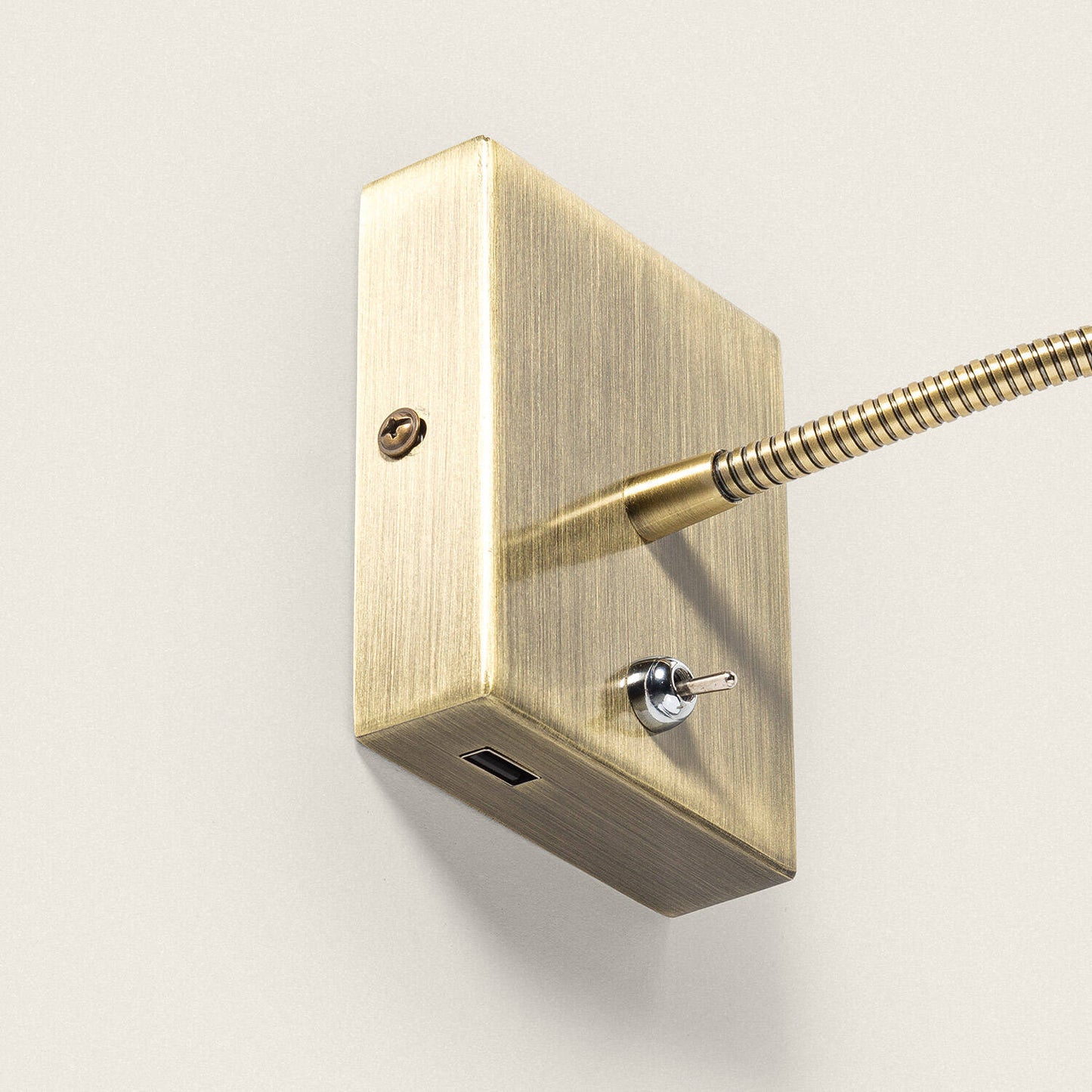 Lámpara de Pared LED 2.5W Metal con Puerto USB Apsley