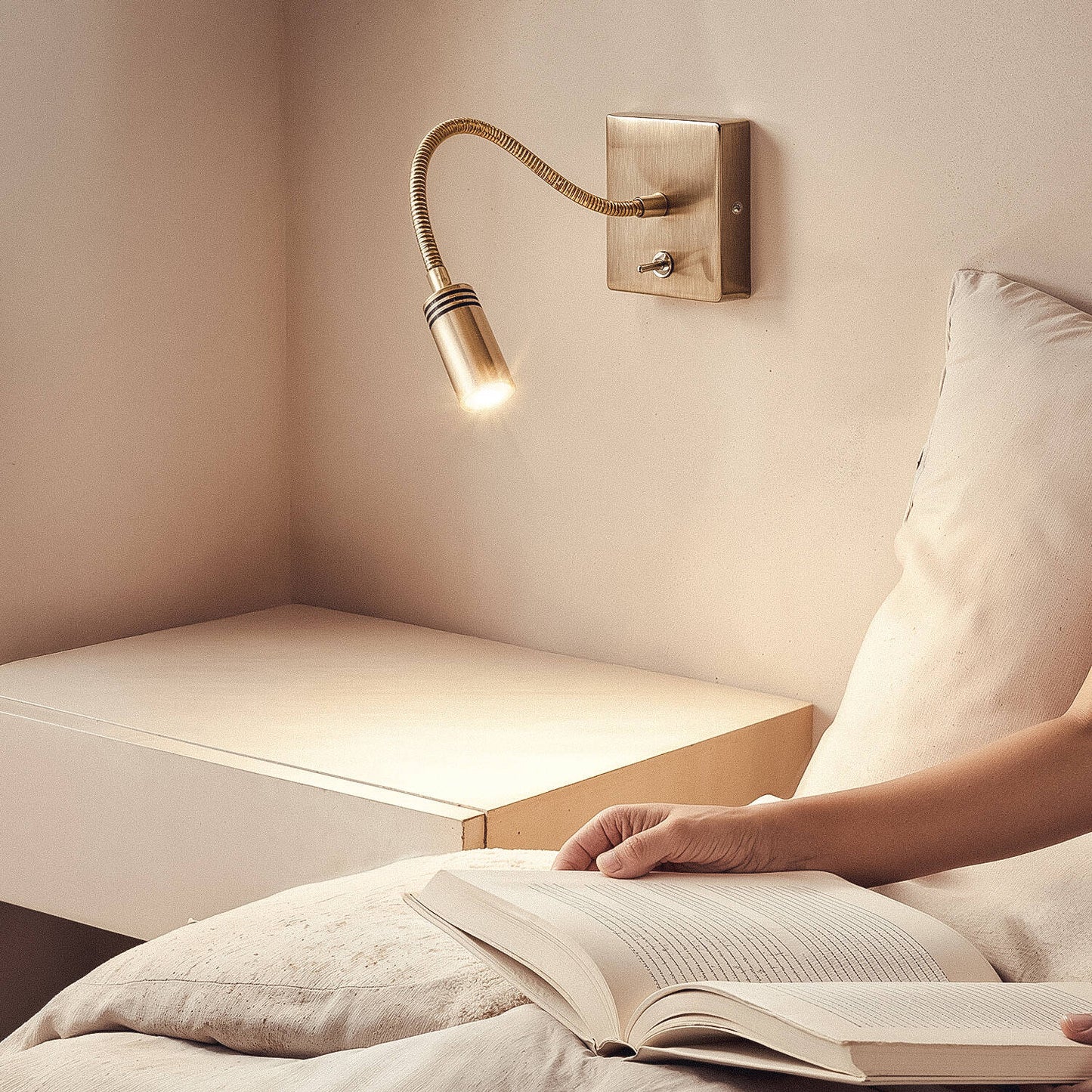 Lámpara de Pared LED 2.5W Metal con Puerto USB Apsley
