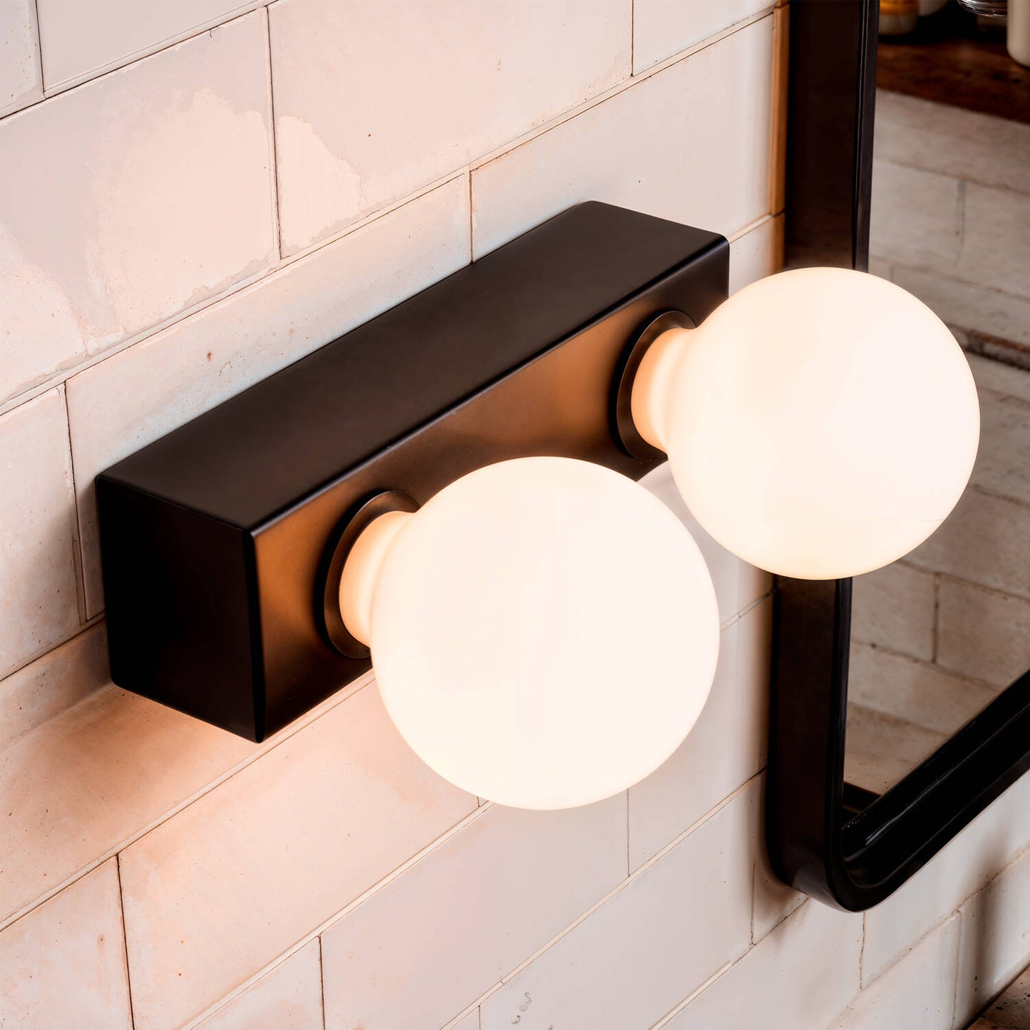 Aplique de Pared Baño Metal 2 Focos Aizkra