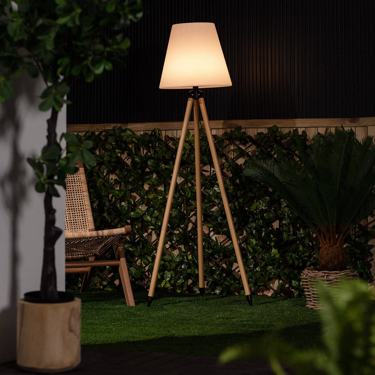 Lámpara de Pie Exterior de Metal LED RGB Solar con Batería USB Recargable Kefre