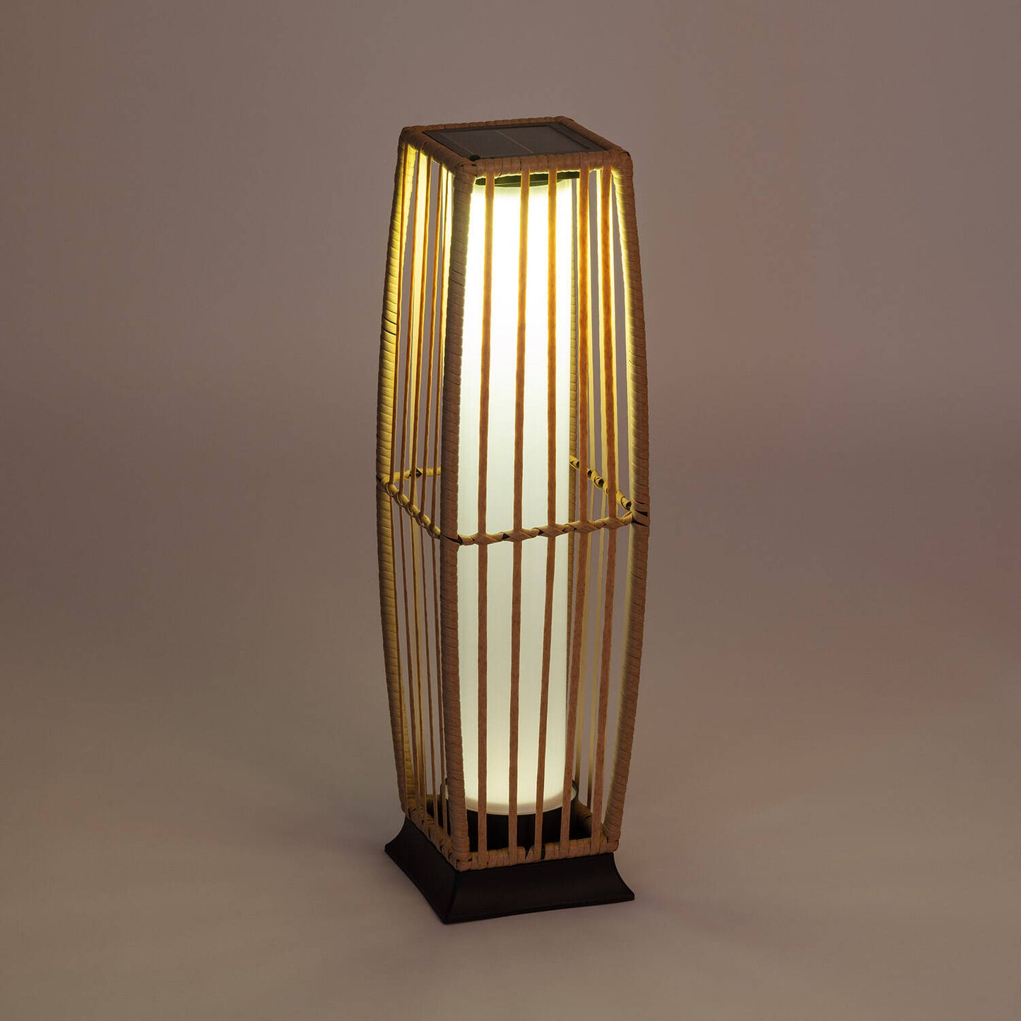 Lámpara de Pie Exterior LED Solar Ratán Arley