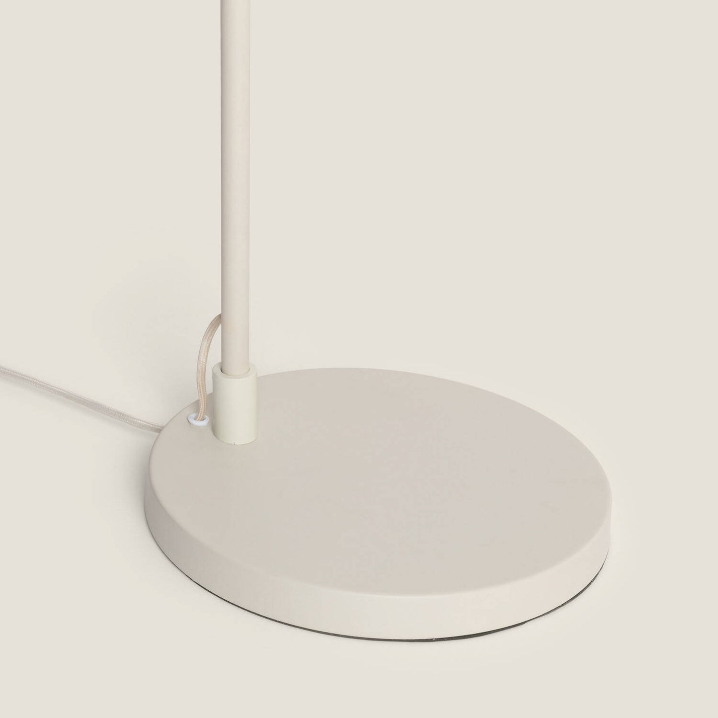 Lámpara de Pie LED 8W Metal Evian