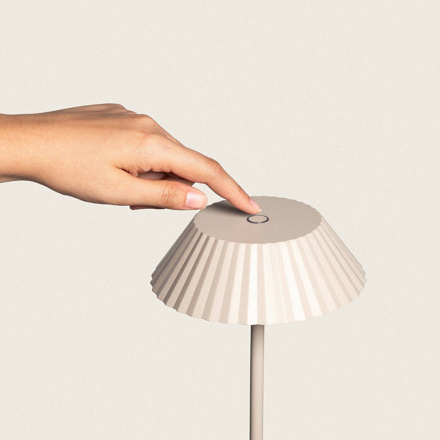 Lámpara de Pie LED Portátil Exterior con Batería USB Recargable Metal Hoima