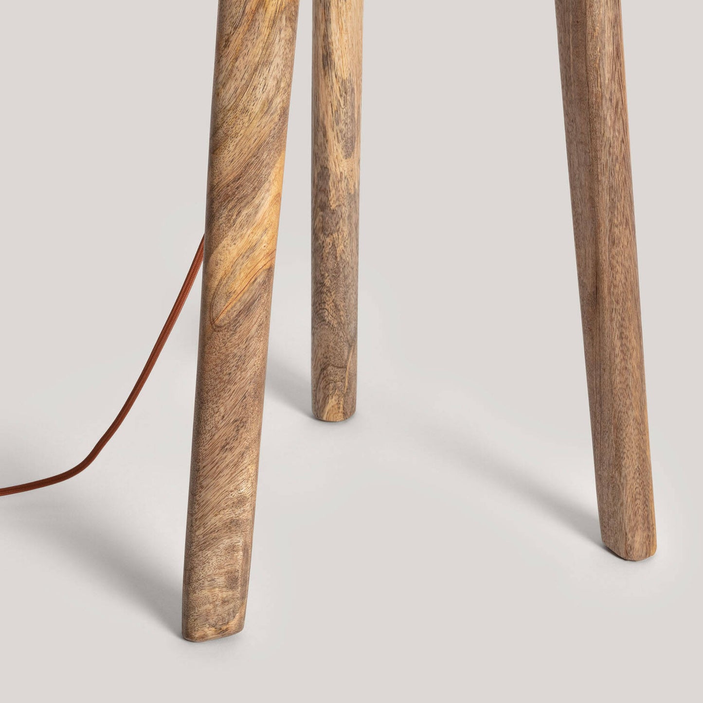 Lámpara de Pie Madera Kumar ILUZZIA