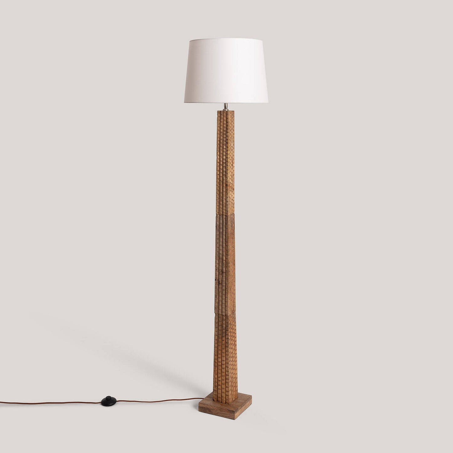 Lámpara de Pie Madera Kyathi ILUZZIA
