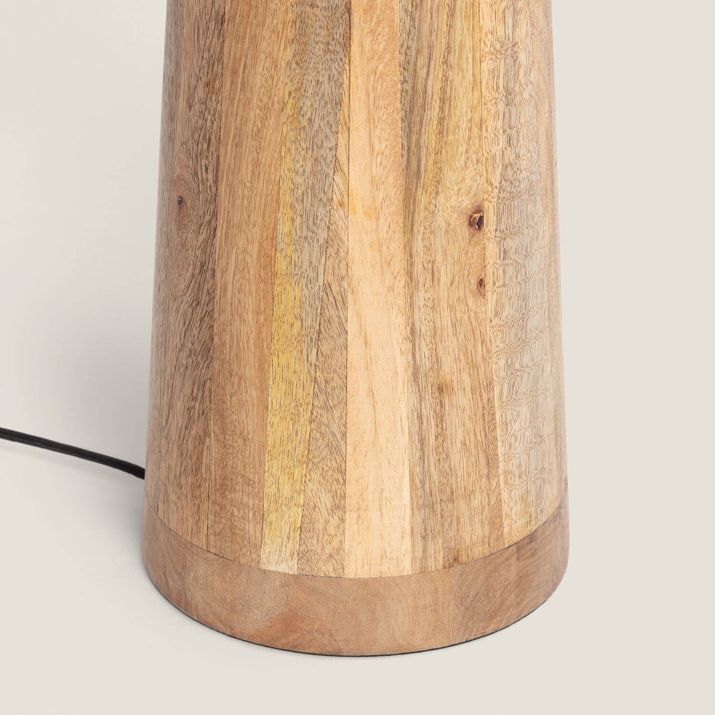 Lámpara de Pie Madera Kuttala
