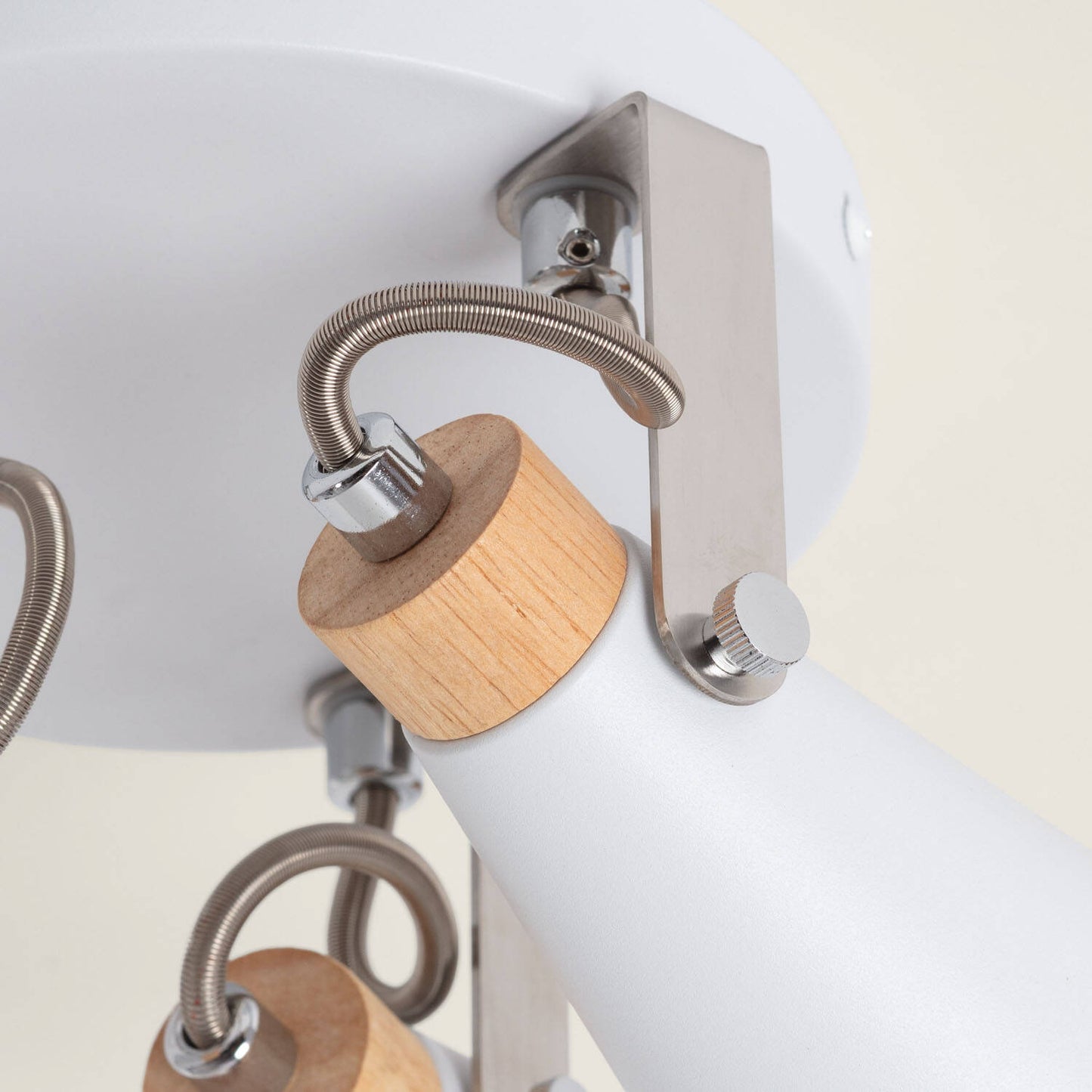 Lámpara de Techo Circular Orientable Metal y Madera 3 Focos Mara