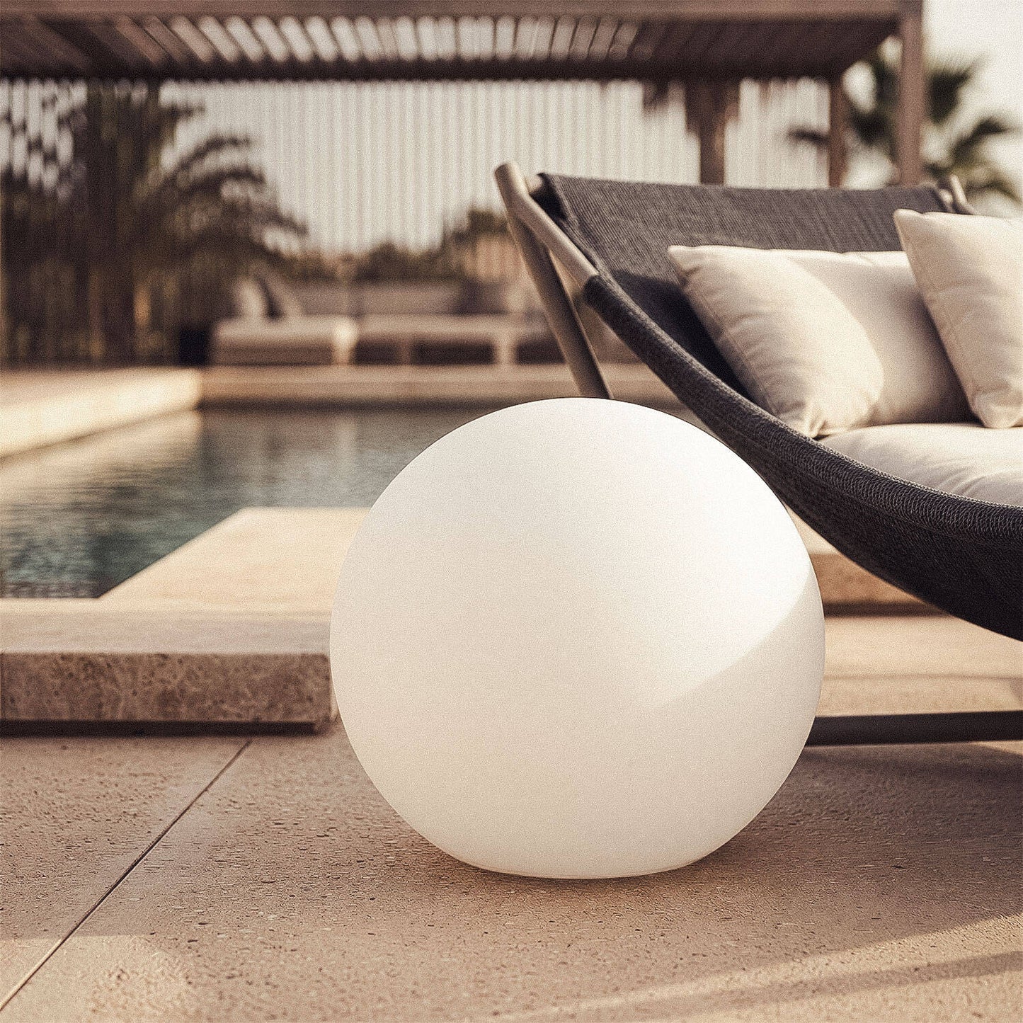 Lámpara Esférica Decorativa Bola de Luz LED RGB+CCT Evan Orb