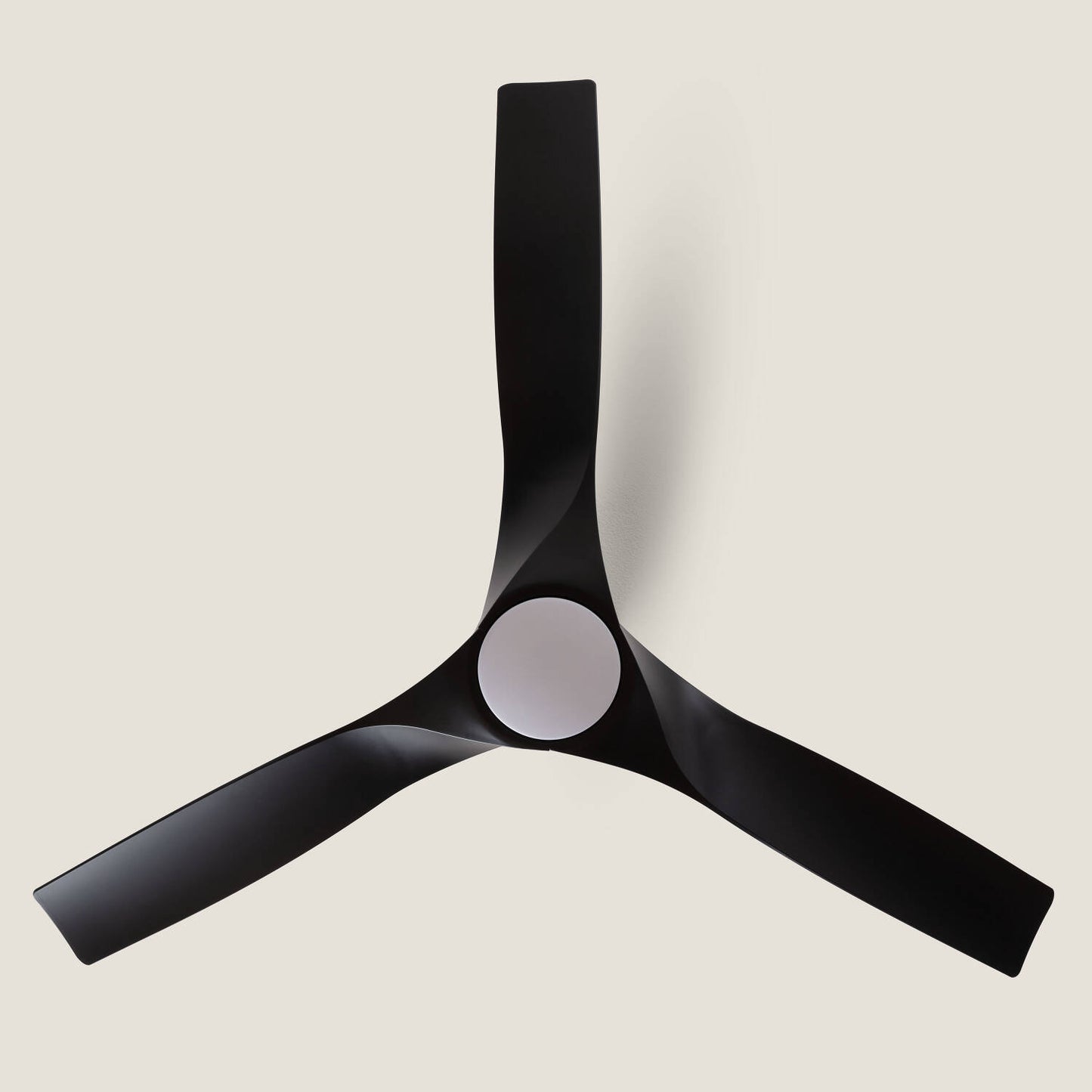 Ventilador de Techo Silencioso Egina Negro 132cm Motor DC