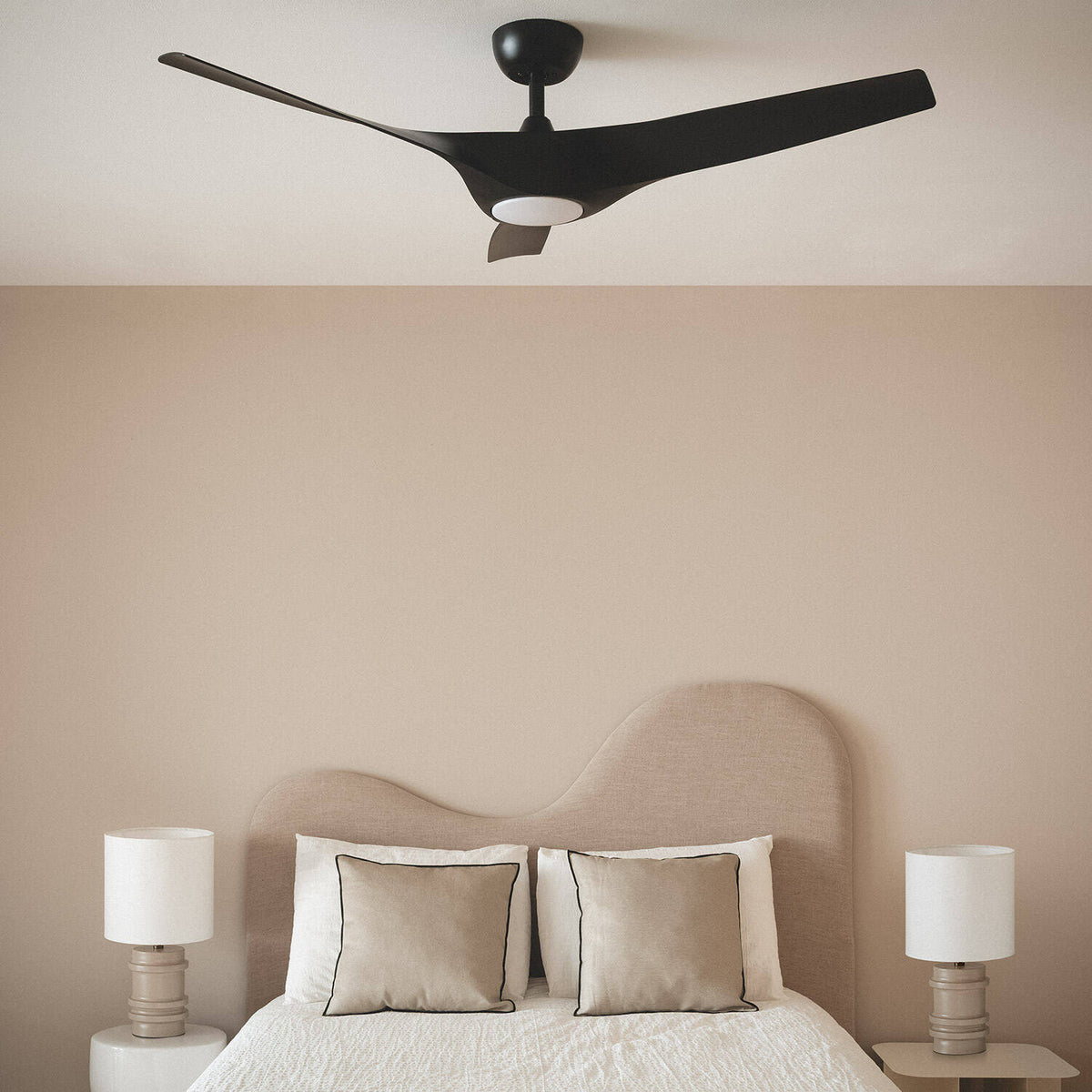 Ventilador de Techo Silencioso Egina Negro 132cm Motor DC